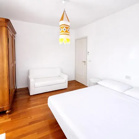 Casa Nicosandi Vila *